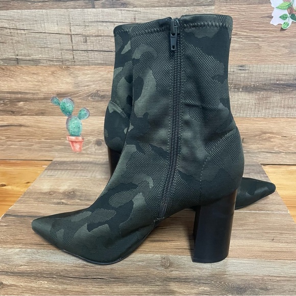 Jeffrey Campbell Green Camo Print Going Out Siren Ankle Sock Boot Sz 9.5 - Picture 4 of 11